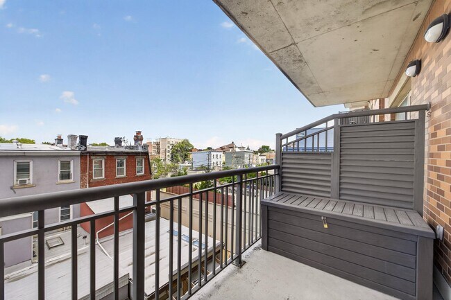 Building Photo - 3312 Hudson Ave