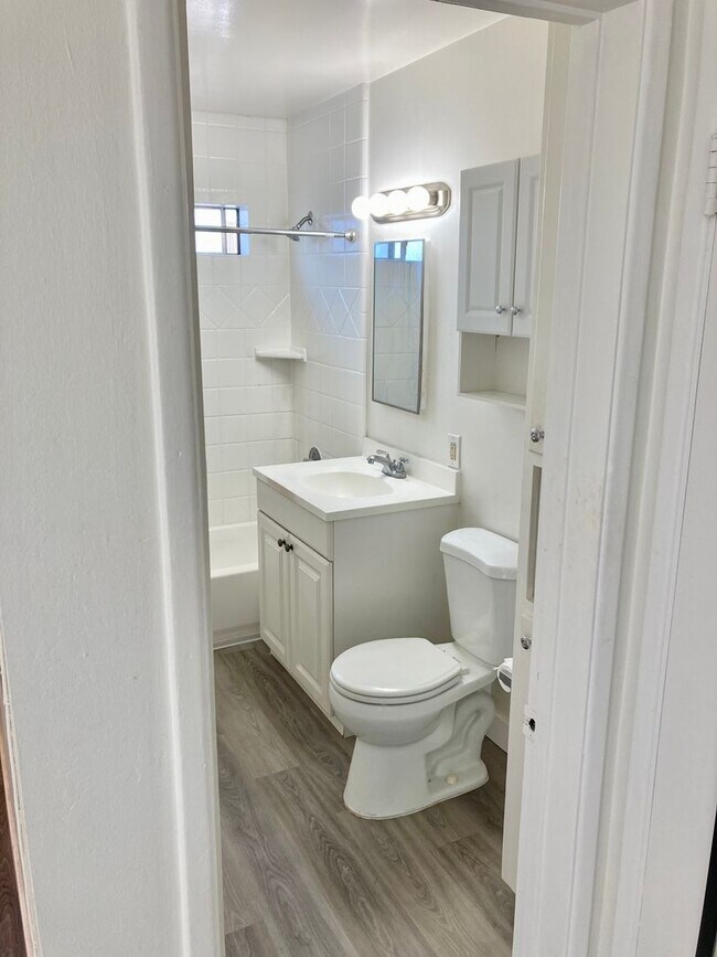 Building Photo - Studio in Pacific Beach Apartment Community