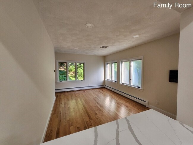 Building Photo - 446 Lowell Ave