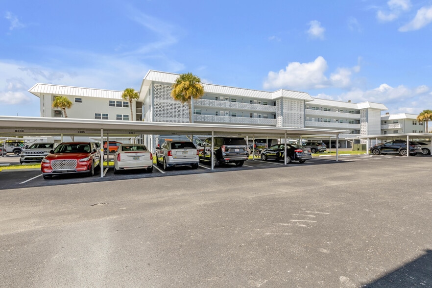 Building Photo - 325 N Causeway