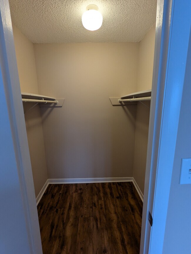 Building Photo - 6840 Blue Heron Blvd