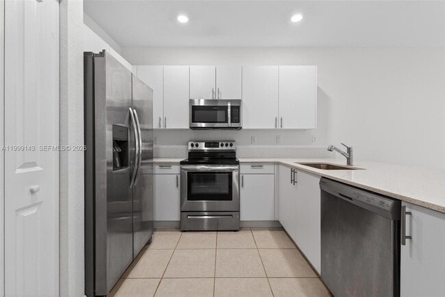 Building Photo - 2662 SE 10th St