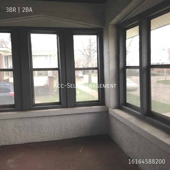 Building Photo - 848 Henry Ave SE