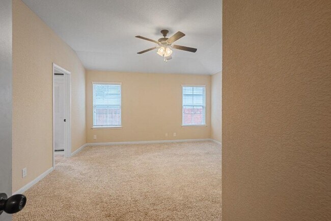 Building Photo - 8532 Harrier Dr