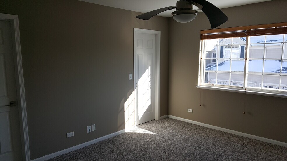 Building Photo - 558 Gunnison Ct