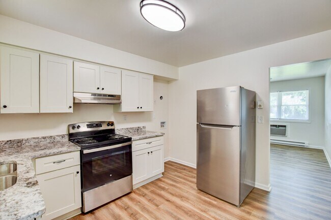 Building Photo - 1306 Linden Ave