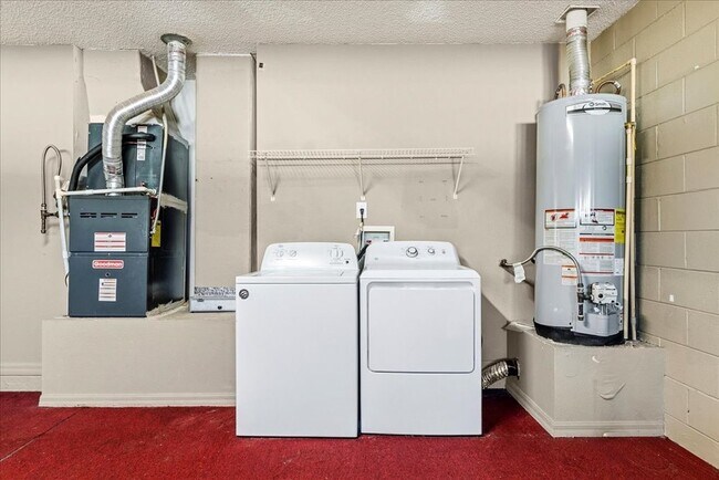 Building Photo - 8084 Santee Dr