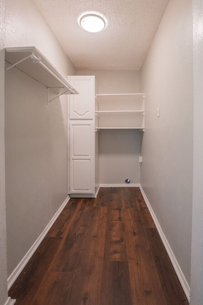 Building Photo - 3 bedroom home in Mesquite!