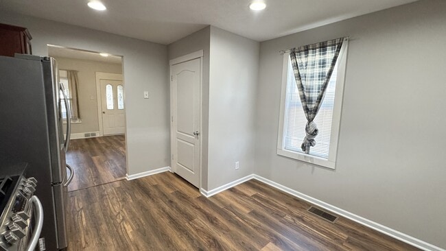 Building Photo - 321 E Tennessee St