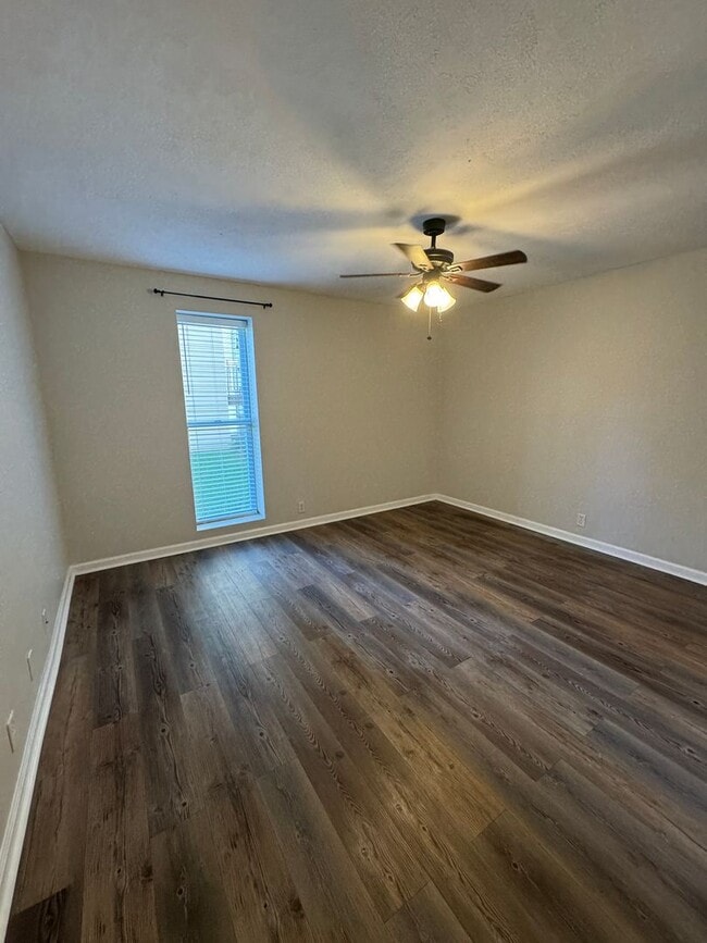 Building Photo - 420 Elysian Fields Rd