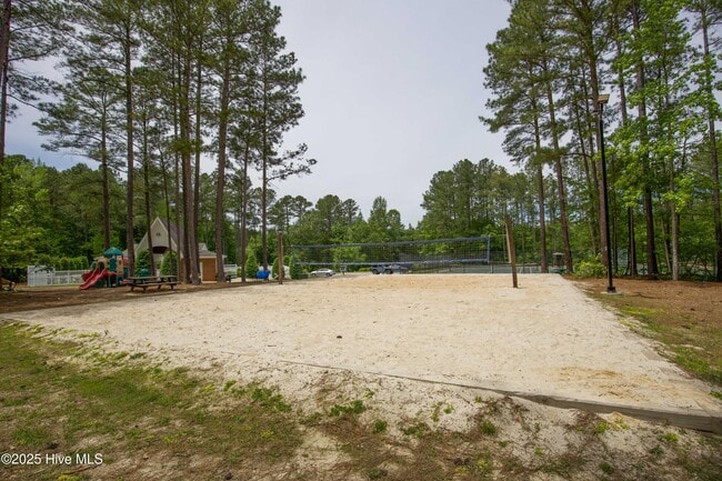 Building Photo - 104 Pine Hawk Dr