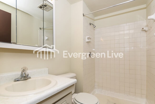 Building Photo - 5839 Troy Villa Blvd