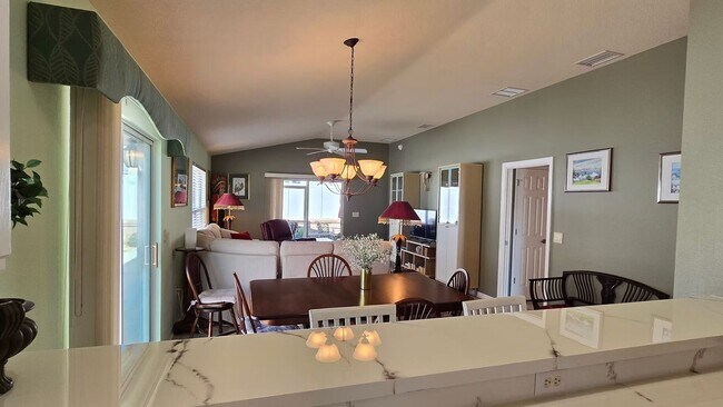 Building Photo - M2453 Violet (VCSC-15/10)