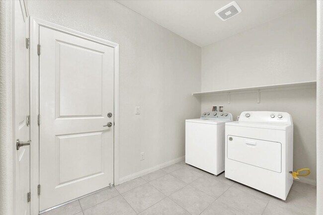 Building Photo - 4709 N Park St