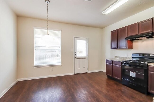 Building Photo - 9707 Tura Dr