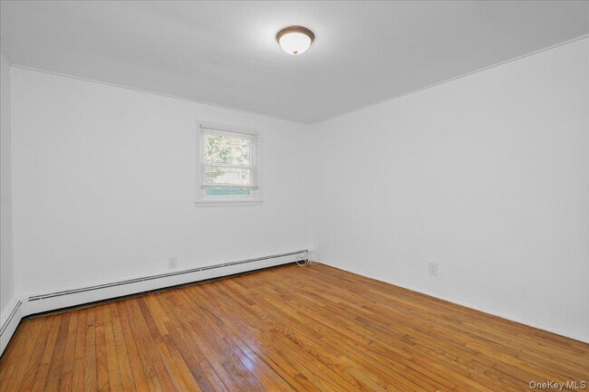 Building Photo - 14 Hemlock Hill