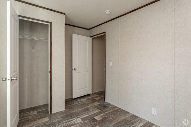 3BR, 2BA - 925 SF - Pulaski Estates