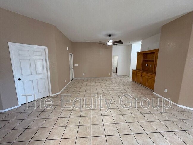 Building Photo - 1040 N Sumter Ct