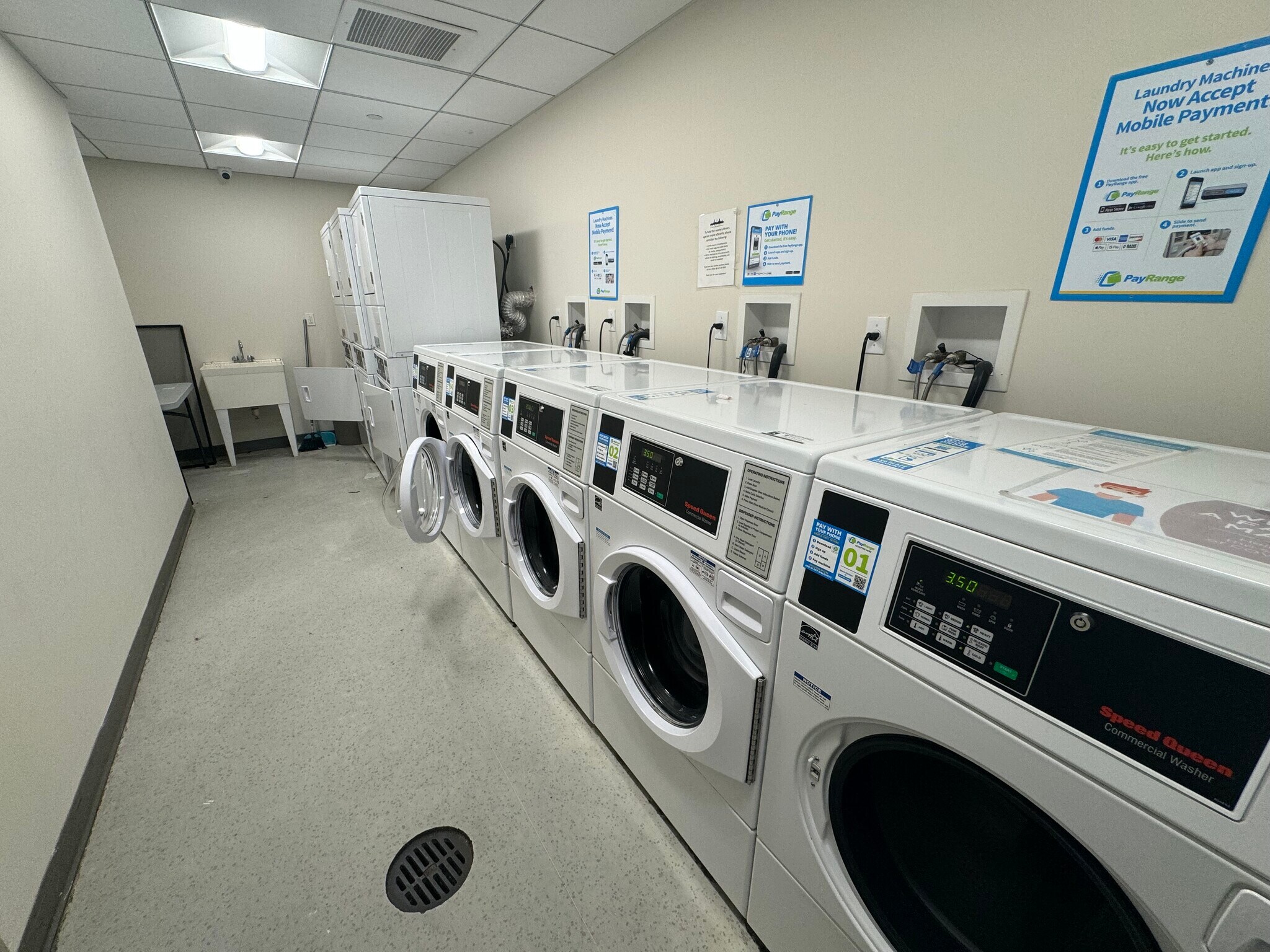 Building Photo - 595 Albany St