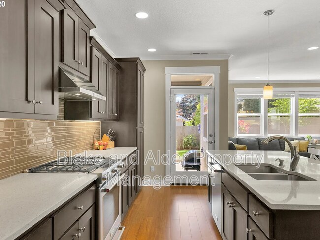 Building Photo - 3938 NE 66th Ave