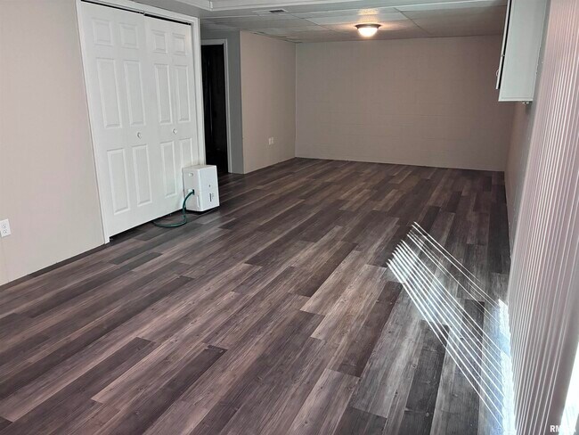 Building Photo - 30 Sundowner Ln