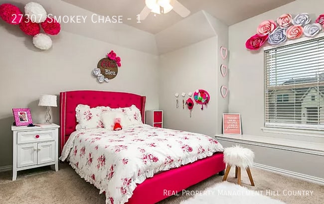 Building Photo - 27307 Smokey Chase