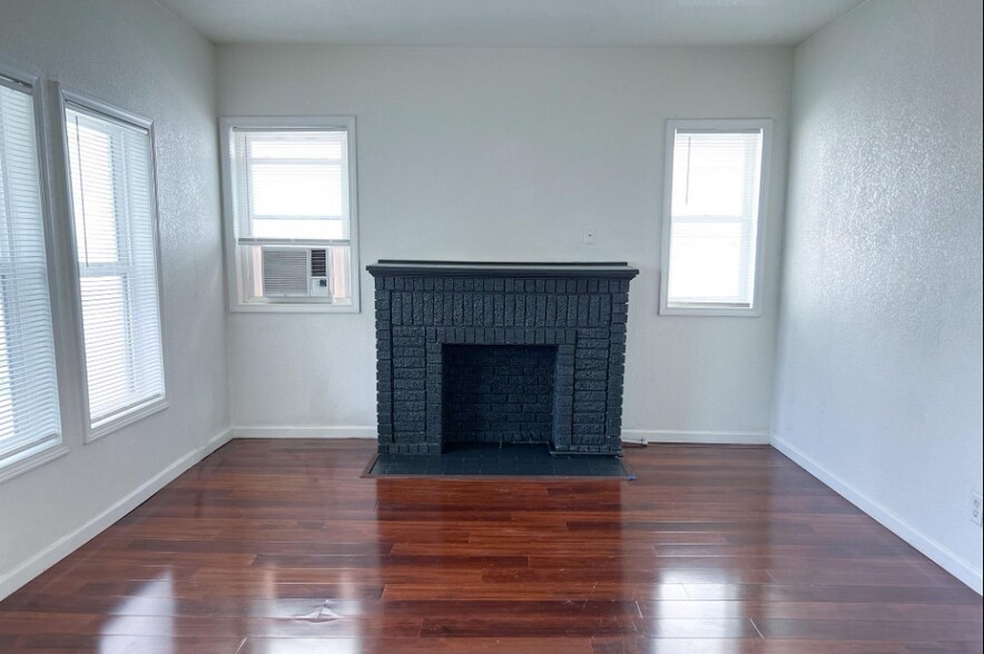 Building Photo - 11 Norwood St