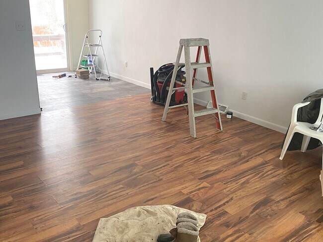 Building Photo - 423 Grand Blvd