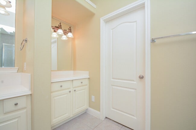 Building Photo - 11812 Sea Shadow Bend