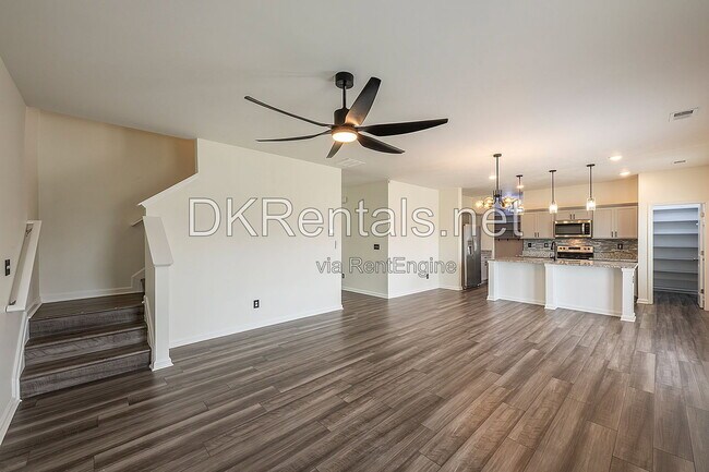 Building Photo - 126 Verona Dr NW