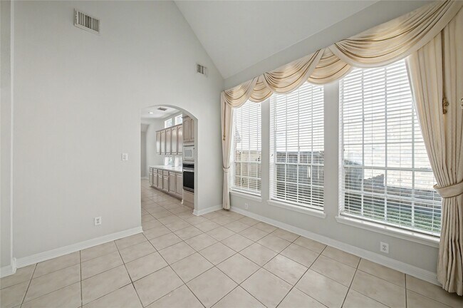 Building Photo - 5807 Bayberry Way