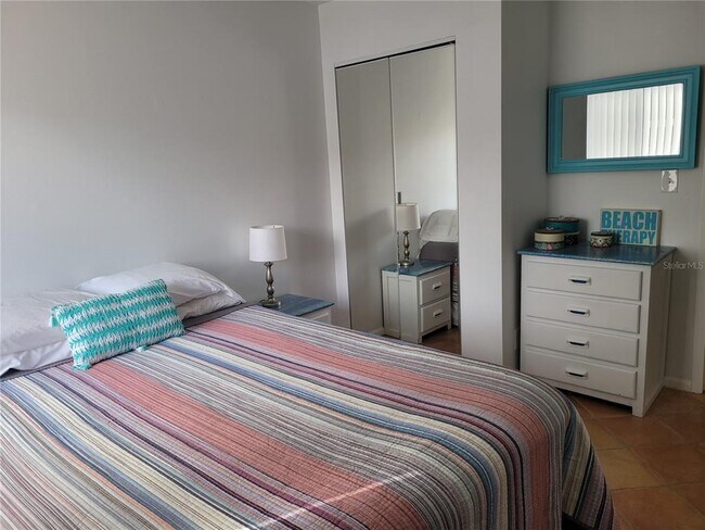 Building Photo - 1515 Pinellas Bayway S