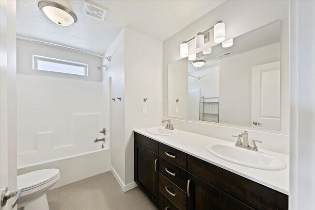 Building Photo - Meridian Spacious Retreat with Neighborhoo...