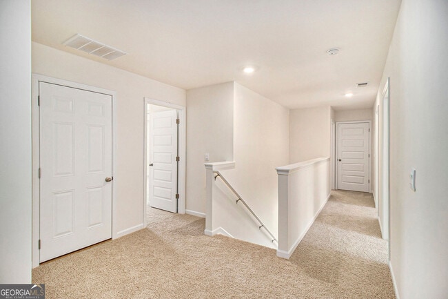 Building Photo - 568 Whitman Ln