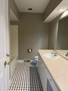 Bathroom - 772 N Il Route 83