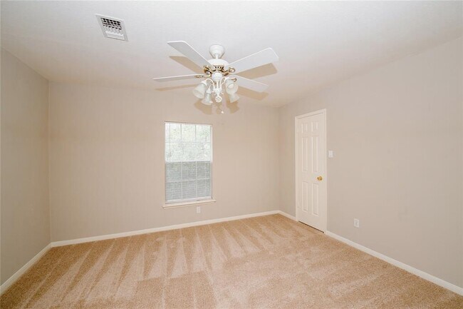 Building Photo - 3423 Hidden Creek Dr