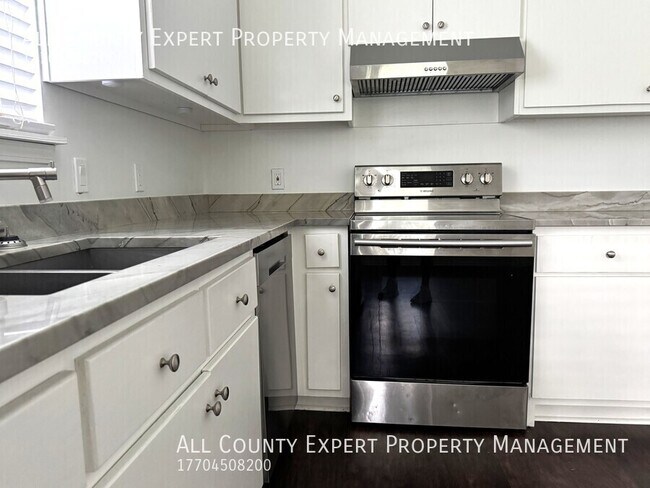 Building Photo - 3505 Continental Dr