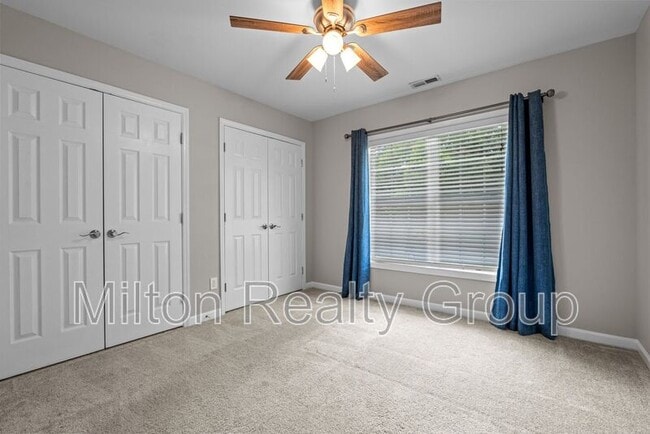 Building Photo - 11 Sawtooth Oak Cir