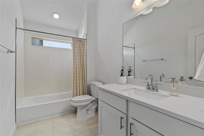Building Photo - 200 Ottaviano Way