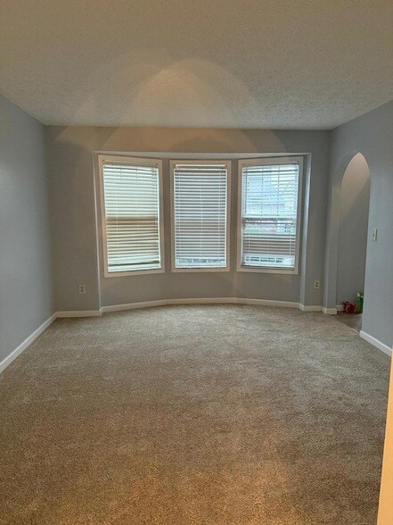 Building Photo - 6729 Kristins Cove Ln