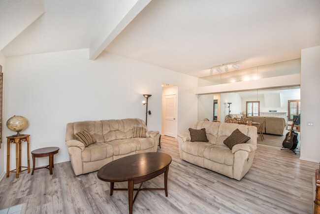 Building Photo - Corsica Villas: Upper 2 Bedroom 1 Bath Condo