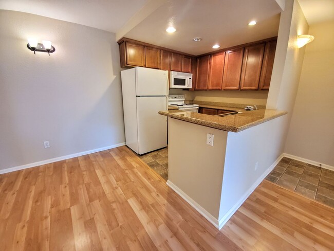 Building Photo - Upgraded 1 Bedroom 1 Bath with Balcony in ...