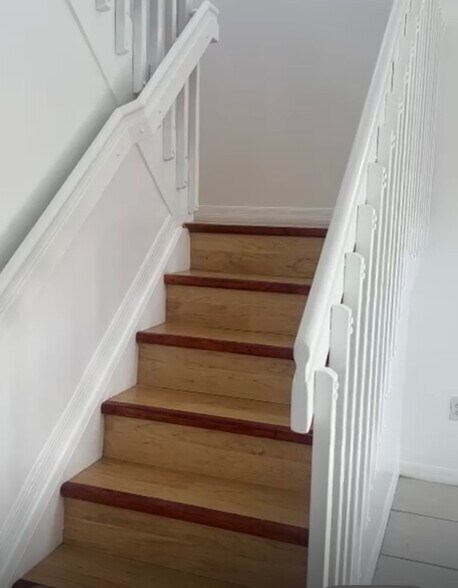 stairs - 6202 NW 116th Pl