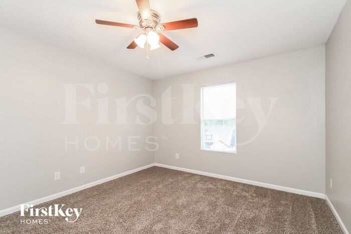 Building Photo - 355 Creekview Dr
