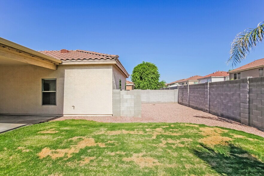 Building Photo - 3134 W Cavedale Dr