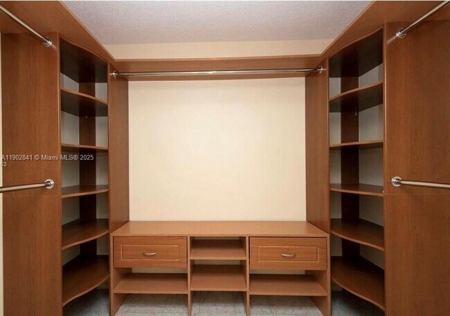 Building Photo - 1780 NE 191st St