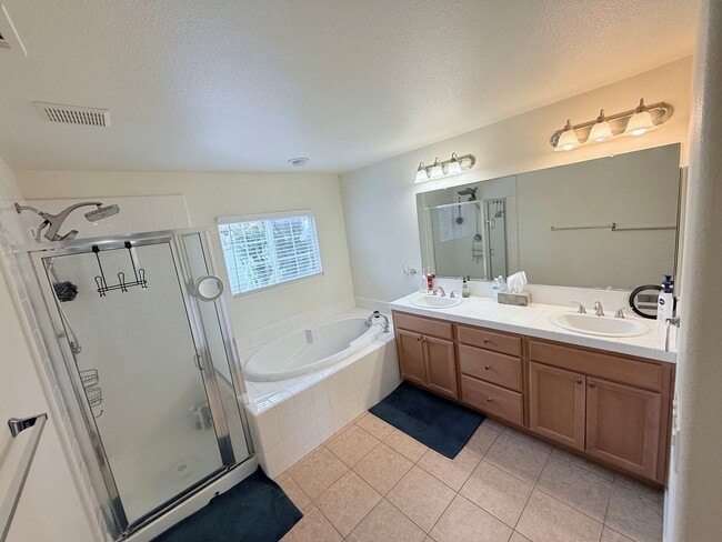 Building Photo - Move-In Ready Home in a Desirable Buellton Neighborhood