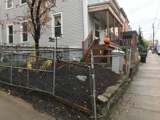 Building Photo - 429 Ada St