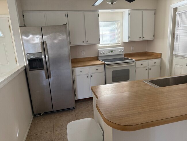 Building Photo - 10859 Wilderness Ct