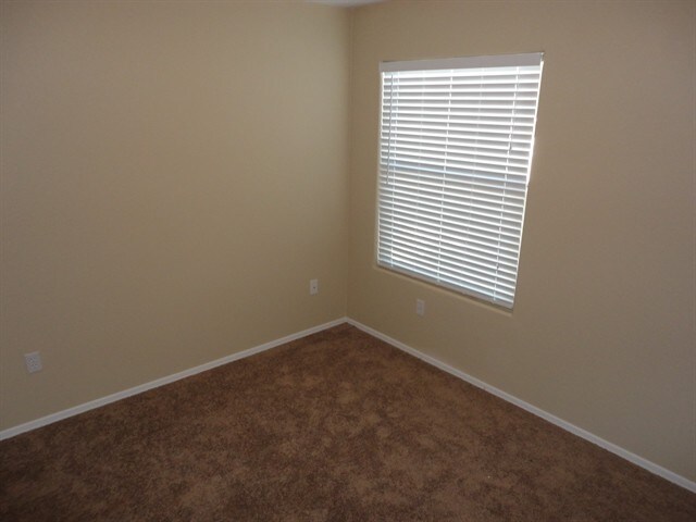 Building Photo - 2435 W Waterway Pl